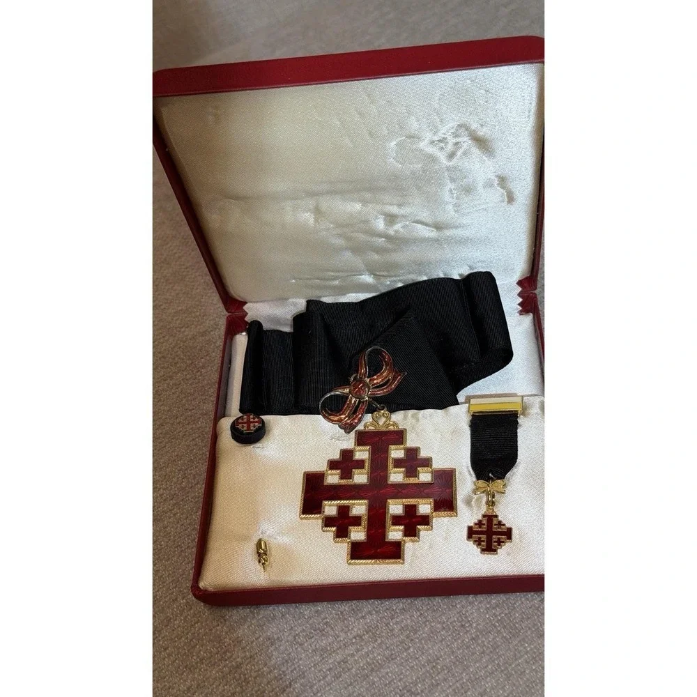 Vintage Jerusalem Cross Medal Set Red Enamel w/ Ribbon Pin Box